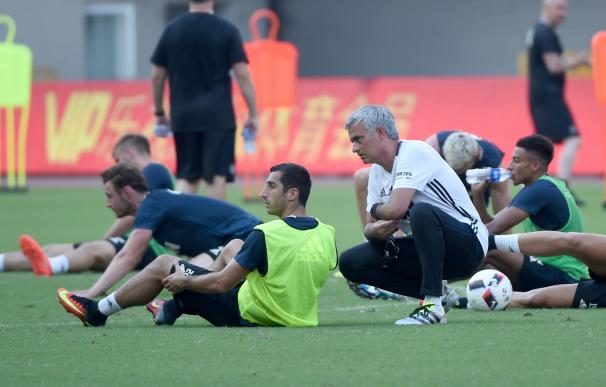 Mourinho: "Mata tiene sitio en equipo, creo que es feliz en el United"