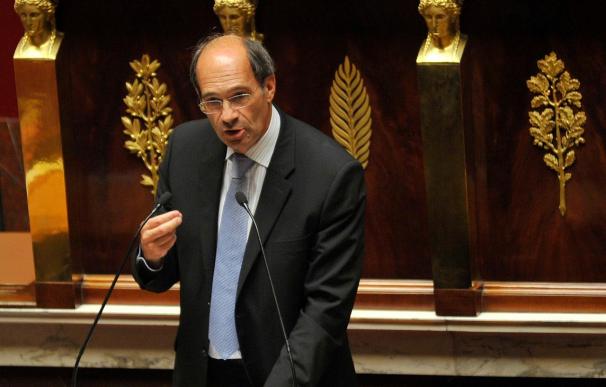 "Le Monde" denuncia que el Elíseo le espió para proteger al ministro Woerth