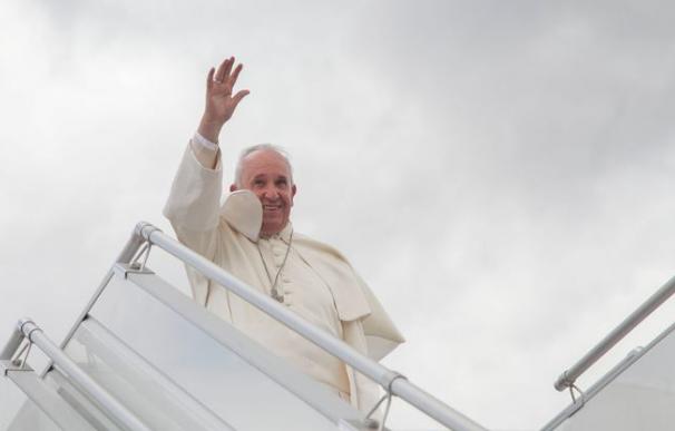 El papa Francisco advierte a las religiosas sobre los peligros de internet