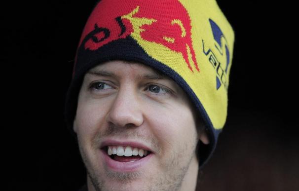 Vettel cree que los nuevos botones en el volante hacen que parezca que se habla por móvil al pilotar