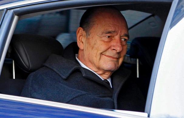 Un aplazamiento de varios meses deja en el aire el juicio contra Chirac