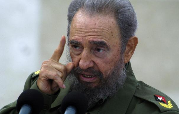 Fidel Castro pide a Ahmadineyad que "deje de difamar a los judíos"