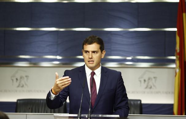 Ciudadanos recuerda a Rajoy que, según la Constitución, aceptar el encargo del Rey obliga a ir a la investidura