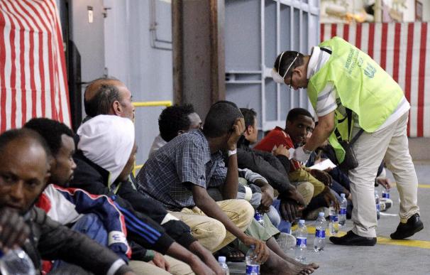 Más de 75 personas murieron ahogadas en una travesía de una barcaza por el Mediterráneo