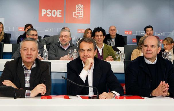 Zapatero apuesta por la "marca PSOE" y sigue sin desvelar su futuro político