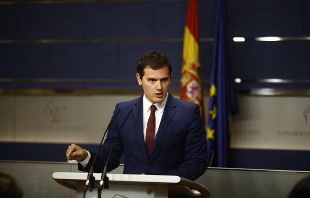 Rivera dice que Rajoy debería ir a la investidura la próxima semana y "poner en marcha el crono"