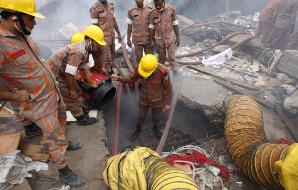 Bangladesh pierde esperanza de hallar supervivientes en edificio derrumbado