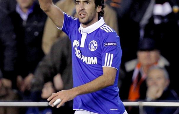 0-1. Raúl pone al Schalke en la final de la Copa de Alemania al marcar un gol al Bayern