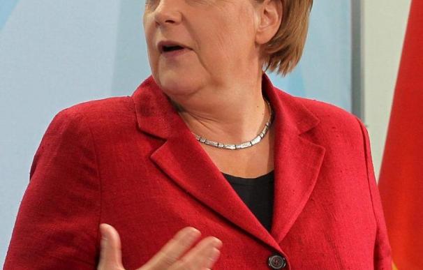 Merkel vende como una "revolución" alargar la vida de las plantas atómicas