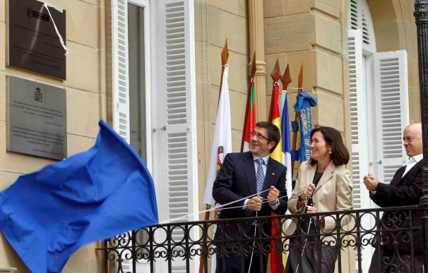 Patxi López inaugura la Casa de la Paz en San Sebastián, símbolo del triunfo sobre la "sinrazón"