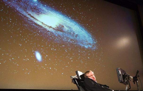El científico británico Stephen Hawking, durante una conferencia sobre 'la creación del universo'