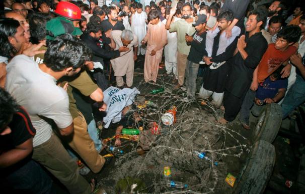 Suben a 35 los muertos en el atentado múltiple contra una procesión chií en Lahore