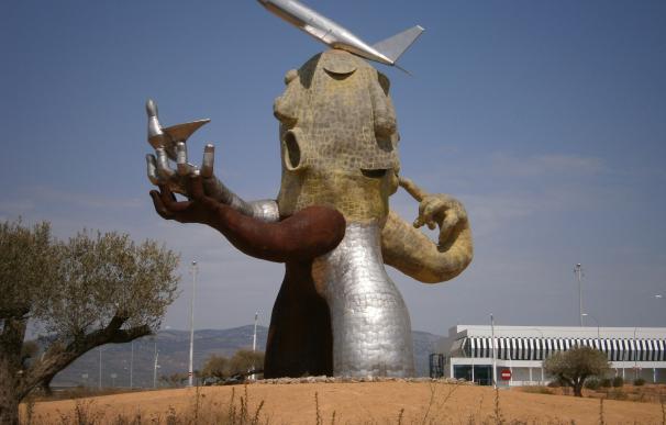 Estatua del aeropuerto de Castellón (Wikimedia Commons)