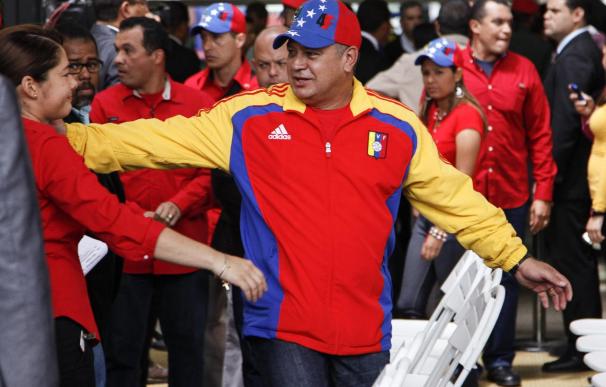 Cabello niega la palabra a diputados opositores en una sesión con agresiones