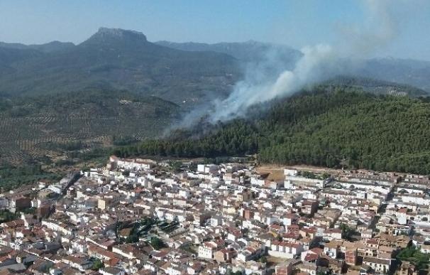Controlado el incendio forestal en Siles, que afecta a 1,5 hectáreas de pasto y matorral