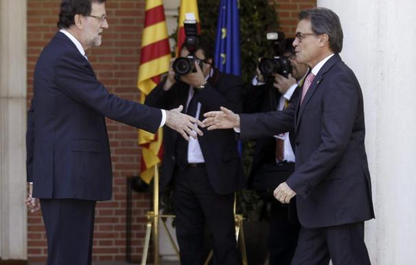 Rajoy y Mas abren una vía de diálogo pese a evidenciar la disparidad sobre la consulta