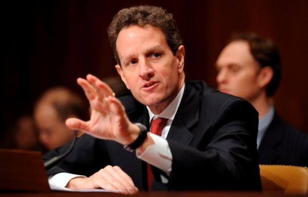 Geithner dice que el cierre de dos hipotecarias en EE.UU. debe ser "cuidadoso"