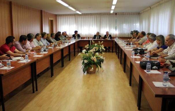Alcaldes de 26 municipios de la provincia de Palencia conocen las ayudas y servicios de Somacyl