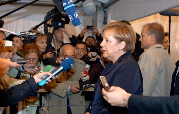 Merkel critica las formas de Reding al hablar sobre la expulsión de gitanos