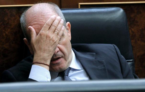 Chaves acusa al PP de acudir a "infamias" para tapar su "olla de corrupción"