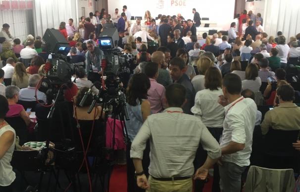 Incidente en el Comité Federal del PSOE entre Verónica Pérez y Rodolfo Ares por el uso de la palabra