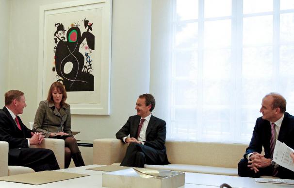 Zapatero y el presidente de Ford repasan los retos del sector del automóvil