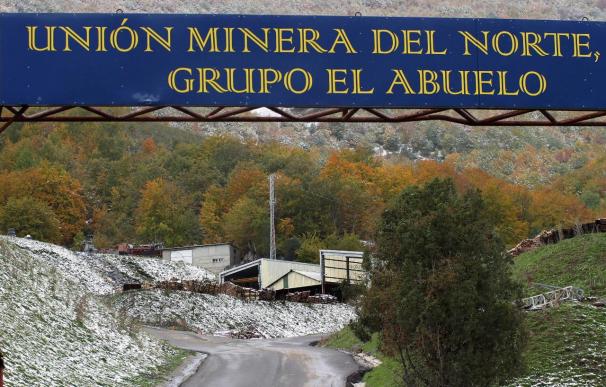 Medio centenar de mineros se encierran en pozo de Velilla, en Palencia