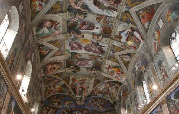El director de los Museos Vaticanos preocupado por la conservación de la Capilla Sixtina
