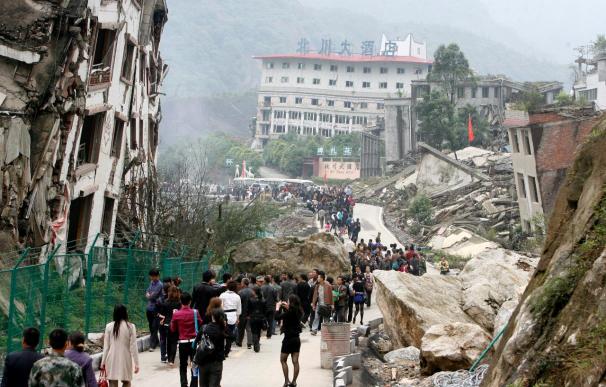 71 muertos y 1.000 heridos en un seísmo de 7 grados en el centro de China