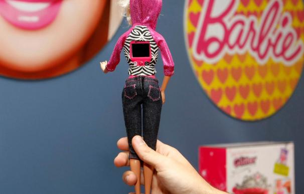 Una Barbie con vídeo y muñecas góticas, juguetes estrella para esta Navidad