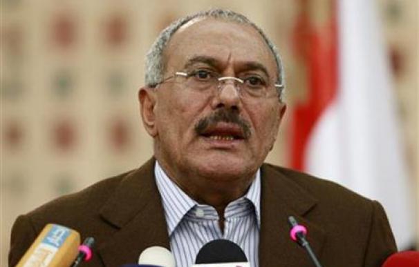 El presidente de Yemen dice que dejará el poder en enero de 2012