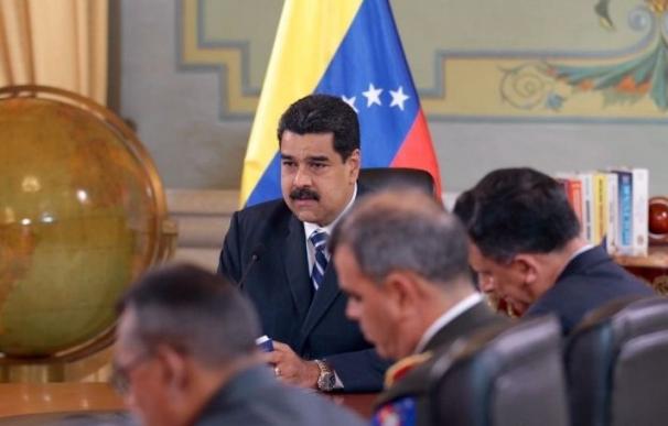 Maduro declara "en sesión permanente" al Consejo de Defensa de Venezuela