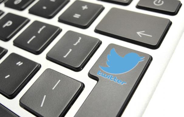 Muchos de los fraudes en el mercado laboral en Internet se publicitan por Twitter.
