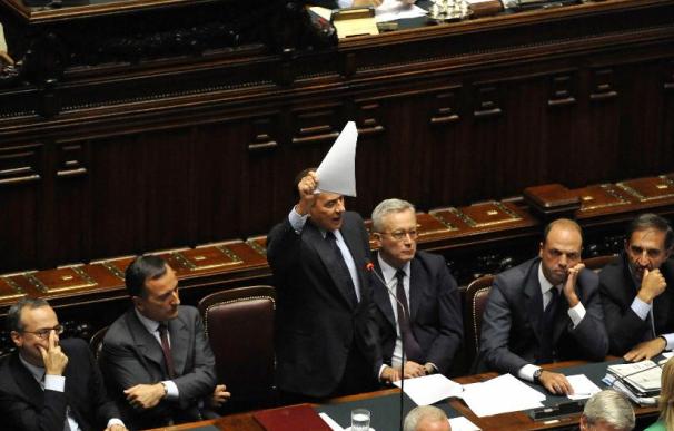 Berlusconi se somete hoy en el Senado italiano a una cuestión de confianza