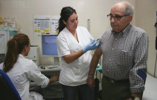 Farmacéuticos y enfermeros colaborarán en la campaña de vacunación de la gripe que no se prevé muy virulenta
