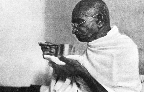 La región natal de Gandhi prohíbe una polémica biografía publicada en Estados Unidos
