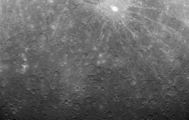 La NASA divulga la primera fotografía de Mercurio tomada por la sonda MESSENGER