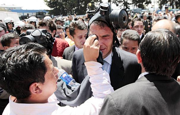 Correa gaseado por policías rebelados