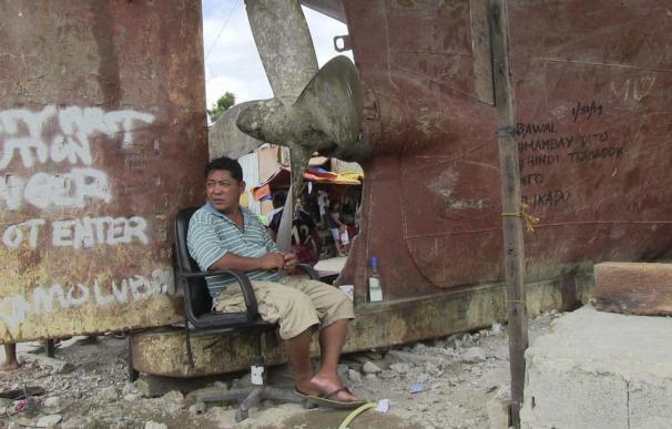 Miles de filipinos siguen sin hogar seguro 6 meses después del tifón Haiyan