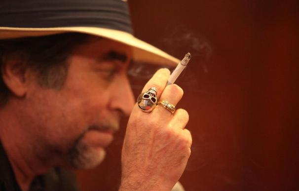 Un cigarro de Joaquín Sabina podría costarle 11.000 dólares al hotel Sheraton