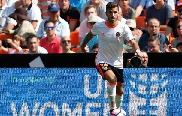 El Valencia confirma que Gayà sufre una lesión muscular leve en el muslo derecho