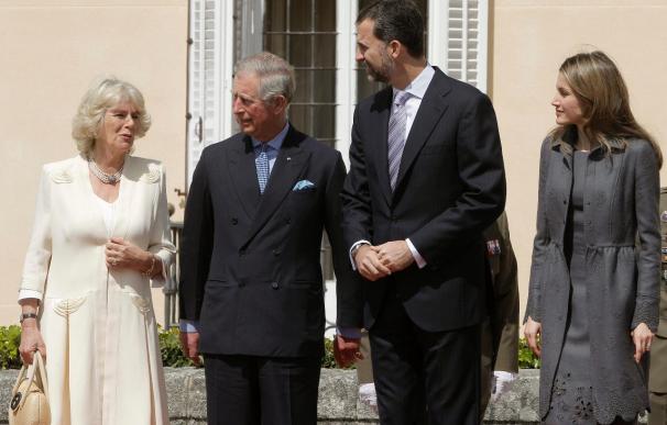 Don Felipe anima ante el Príncipe Carlos a avanzar en la solución a Gibraltar
