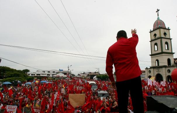 Chávez pide a sus militantes que vayan "casa por casa" a obtener votos