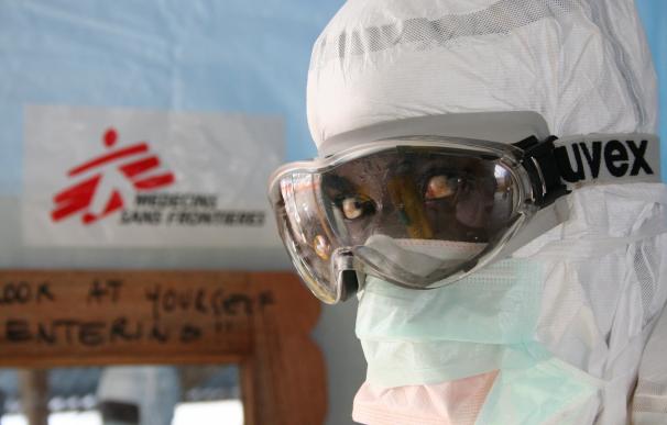 Médicos Sin Fronteras da por concluidos sus últimos proyectos para el ébola en África occidental