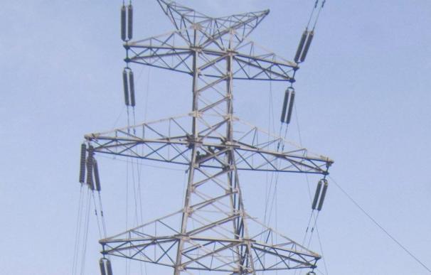FACUA denuncia a las eléctricas por el cobro de consumos no realizados