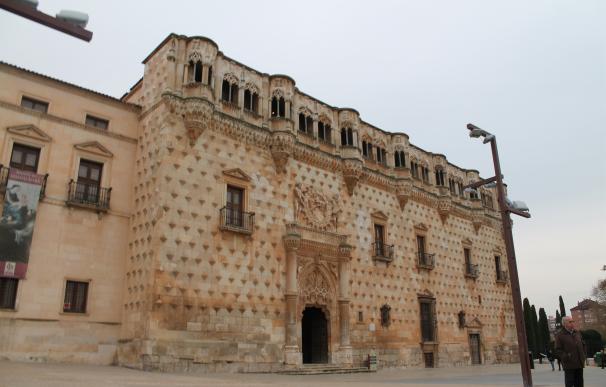 Cultura saca a licitación las obras de consolidación de la fachada del Palacio del Infantado por 480.000 euros
