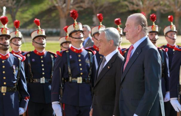 Los Reyes reciben a Piñera, que inicia una visita de Estado a España