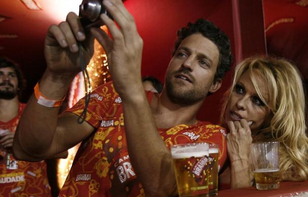 Pamela Anderson, Jude Law y Vincent Cassel disfrutan de la samba en Río