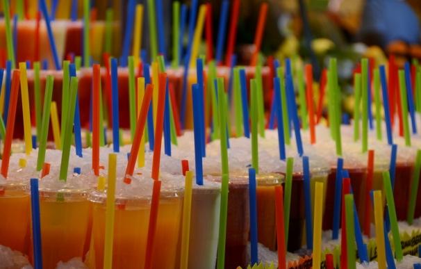 La OMS aconseja aumentar en un 20% los impuestos sobre las bebidas azucaradas para reducir la obesidad y diabetes tipo 2