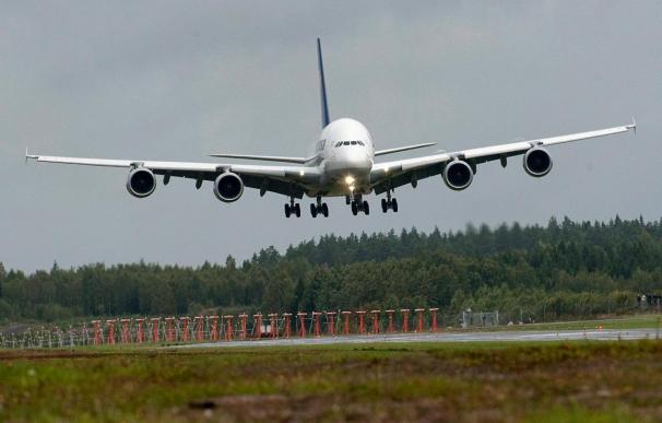 Un detenido por la amenaza de bomba en un avión con destino a Pakistán que aterrizó en Estocolmo